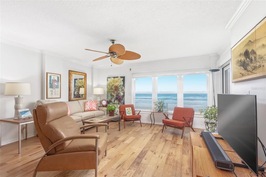 Recently Sold: $1,059,000 (3 beds, 2 baths, 1554 Square Feet)