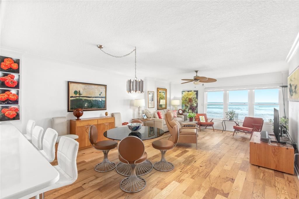 Recently Sold: $1,059,000 (3 beds, 2 baths, 1554 Square Feet)