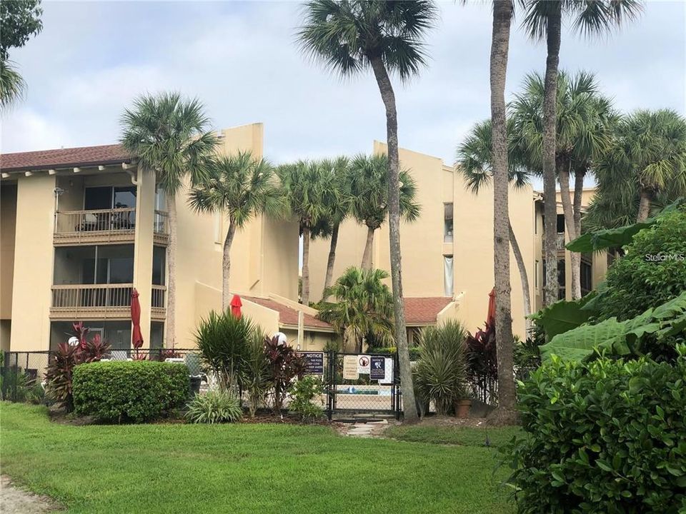 Recently Sold: $159,000 (1 beds, 1 baths, 581 Square Feet)
