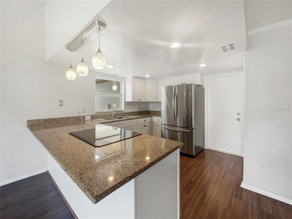 Recently Sold: $351,000 (3 beds, 2 baths, 1293 Square Feet)