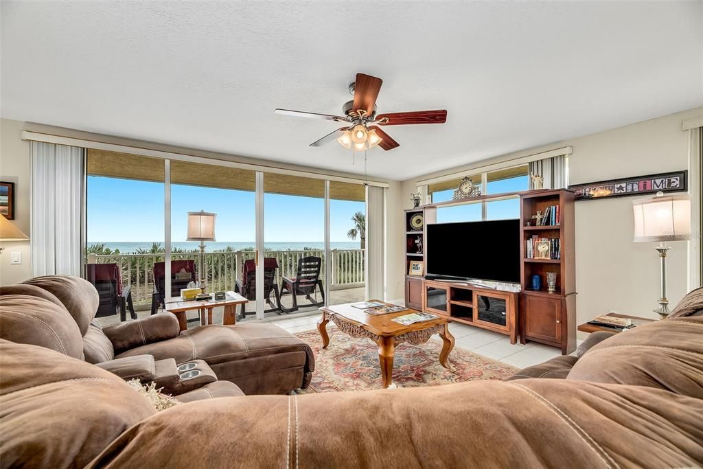 Recently Sold: $740,000 (2 beds, 2 baths, 1899 Square Feet)