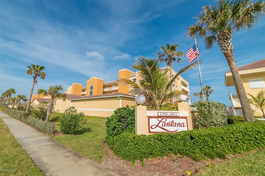 Recently Sold: $740,000 (2 beds, 2 baths, 1899 Square Feet)