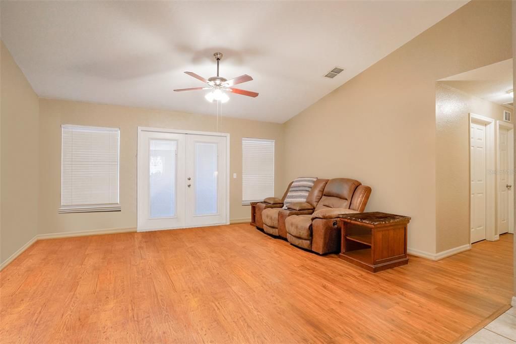 Active With Contract: $305,000 (4 beds, 2 baths, 1745 Square Feet)