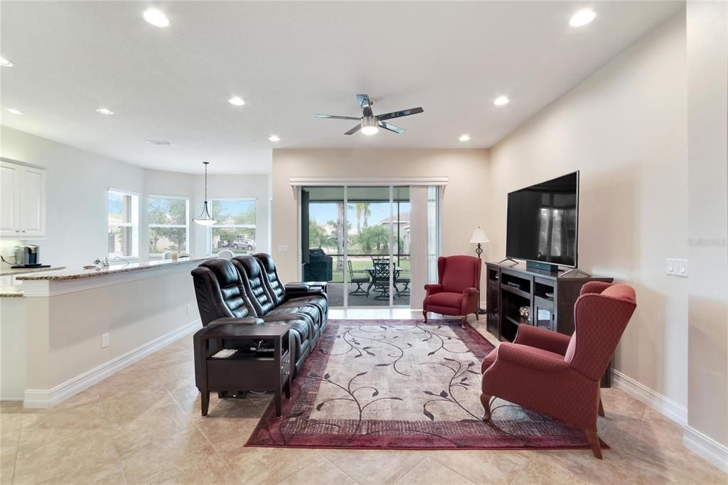 Recently Sold: $420,000 (3 beds, 2 baths, 1943 Square Feet)
