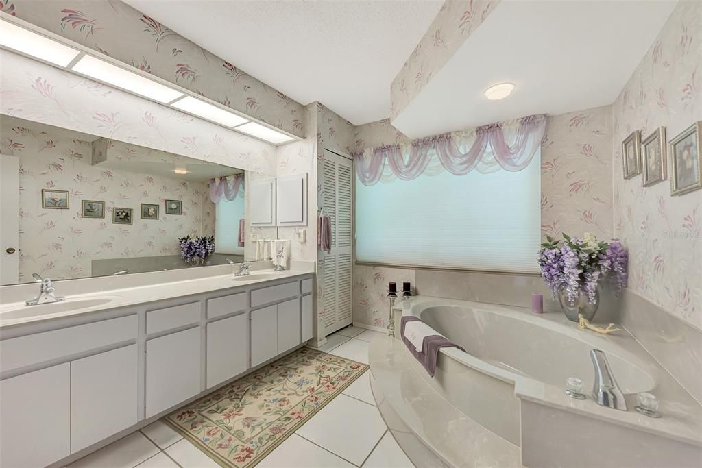 En-suite Vanity and Double Sinks