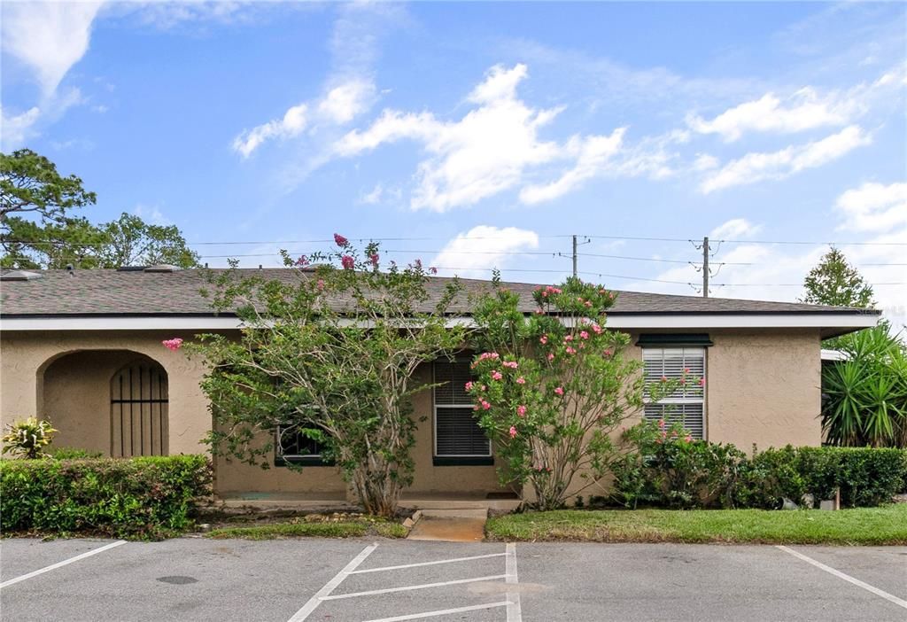 Welcome to Summit Village in Casselberry, FL! This beautiful 2 bedroom, 2 bath **CORNER-END UNIT** offers a prime location and a host of desirable features!