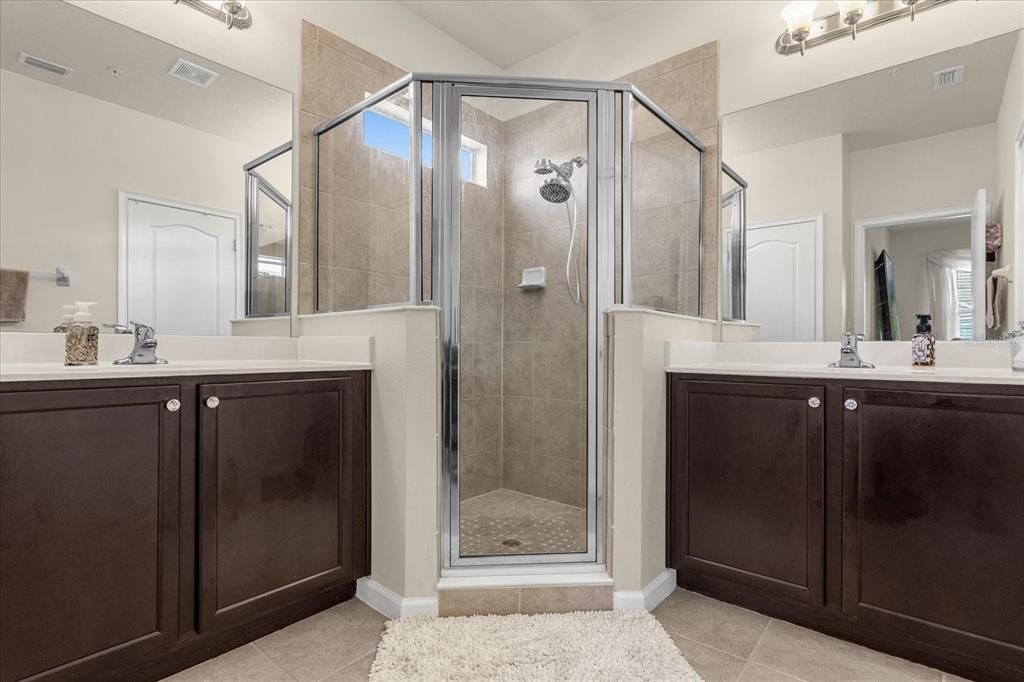 最近售出: $383,800 (3 贝兹, 2 浴室, 1759 平方英尺)