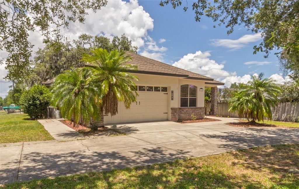 Recently Sold: $599,000 (3 beds, 2 baths, 2489 Square Feet)