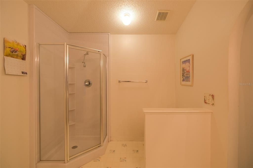 最近售出: $329,000 (3 贝兹, 2 浴室, 1804 平方英尺)