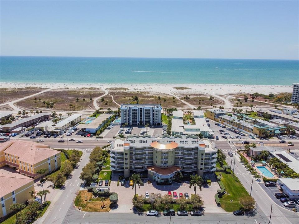 Recently Sold: $1,080,000 (3 beds, 3 baths, 1828 Square Feet)