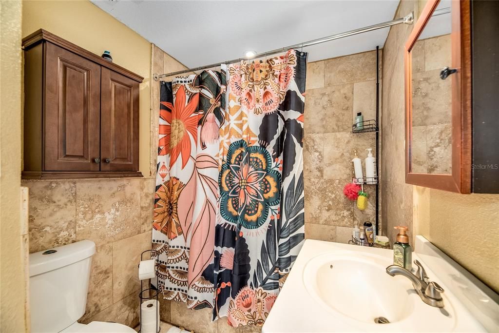 最近售出: $374,900 (4 贝兹, 2 浴室, 1680 平方英尺)