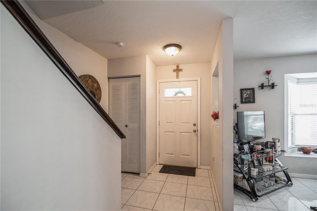 Recently Sold: $225,000 (2 beds, 2 baths, 1496 Square Feet)