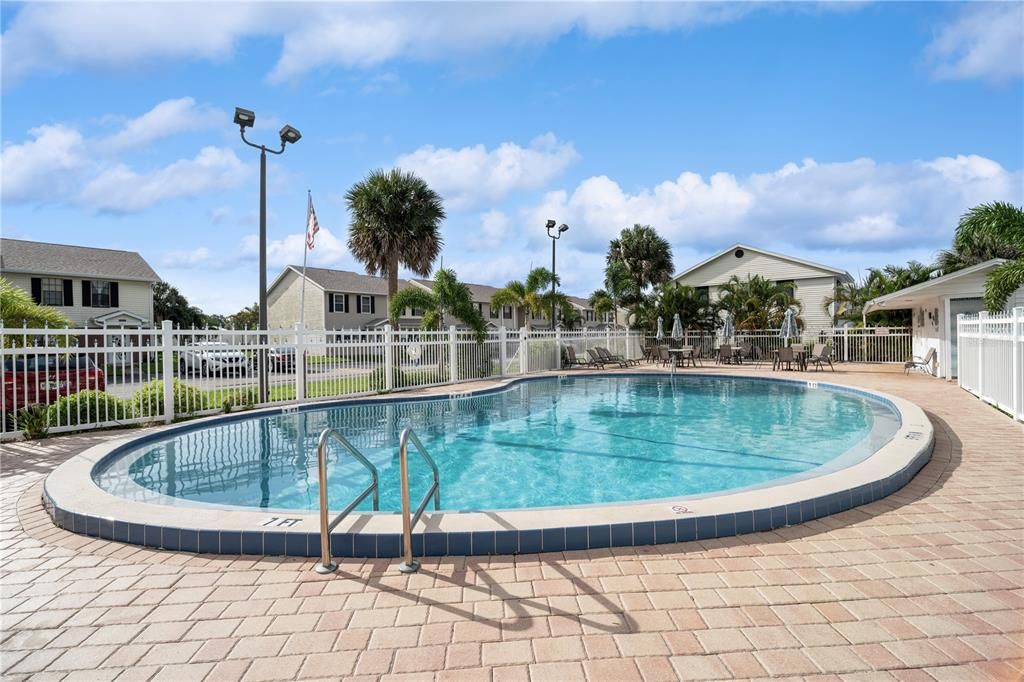 Recently Sold: $225,000 (2 beds, 2 baths, 1496 Square Feet)