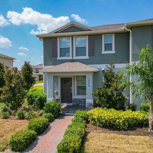 Recently Sold: $440,000 (3 beds, 2 baths, 1814 Square Feet)