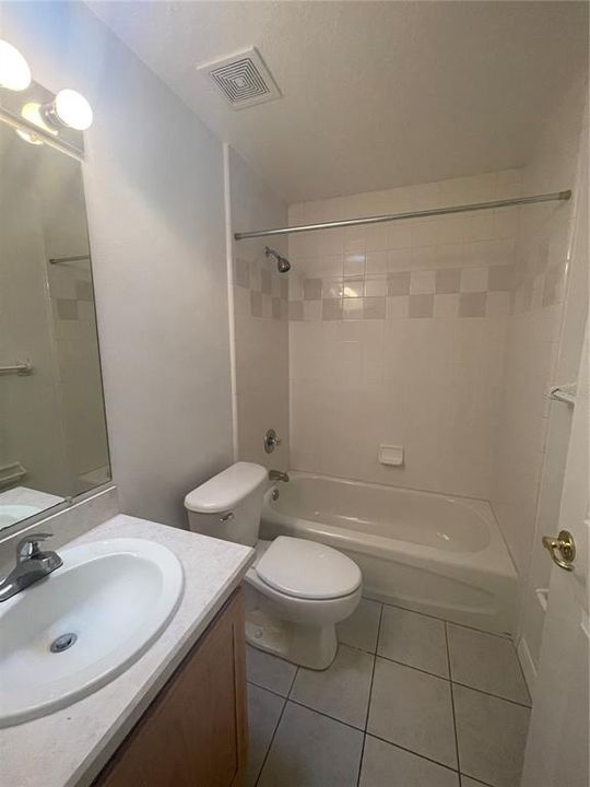 最近租的: $1,850 (3 贝兹, 2 浴室, 1304 平方英尺)