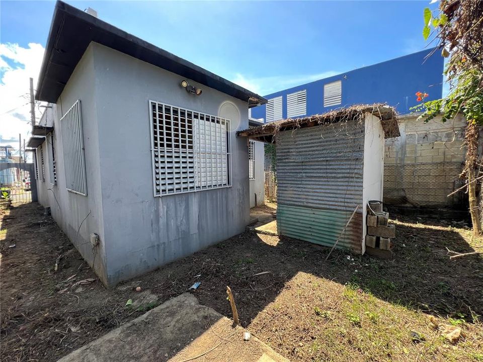 Vendido Recientemente: $47,500 (3 camas, 2 baños, 900 Pies cuadrados)