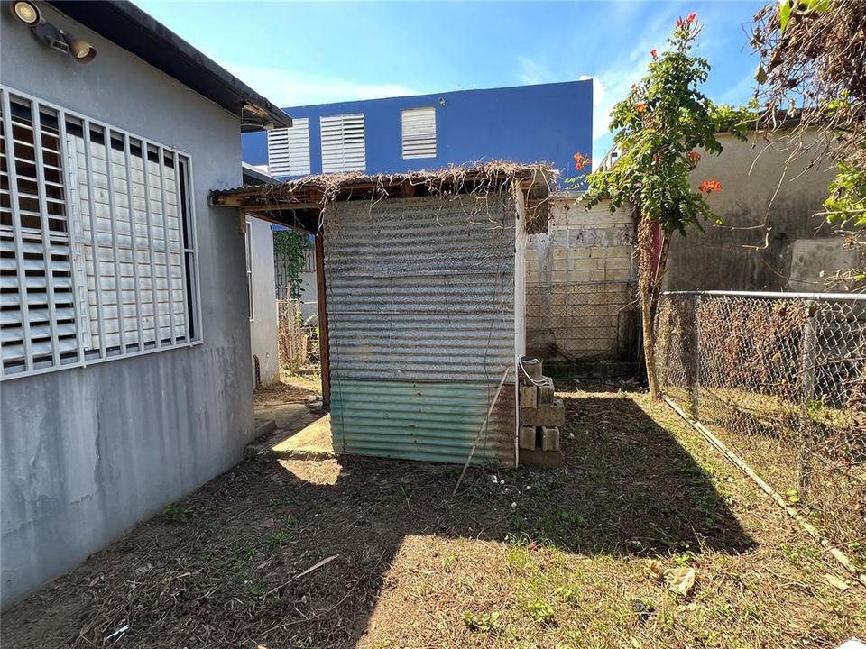 Vendido Recientemente: $47,500 (3 camas, 2 baños, 900 Pies cuadrados)