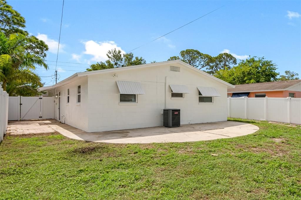 Recently Sold: $275,000 (3 beds, 1 baths, 941 Square Feet)