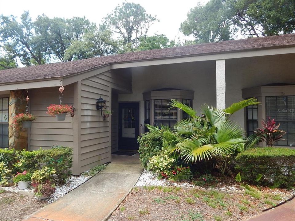 Recently Sold: $179,900 (2 beds, 2 baths, 995 Square Feet)