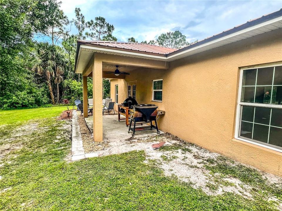 Recently Sold: $325,000 (3 beds, 2 baths, 1800 Square Feet)