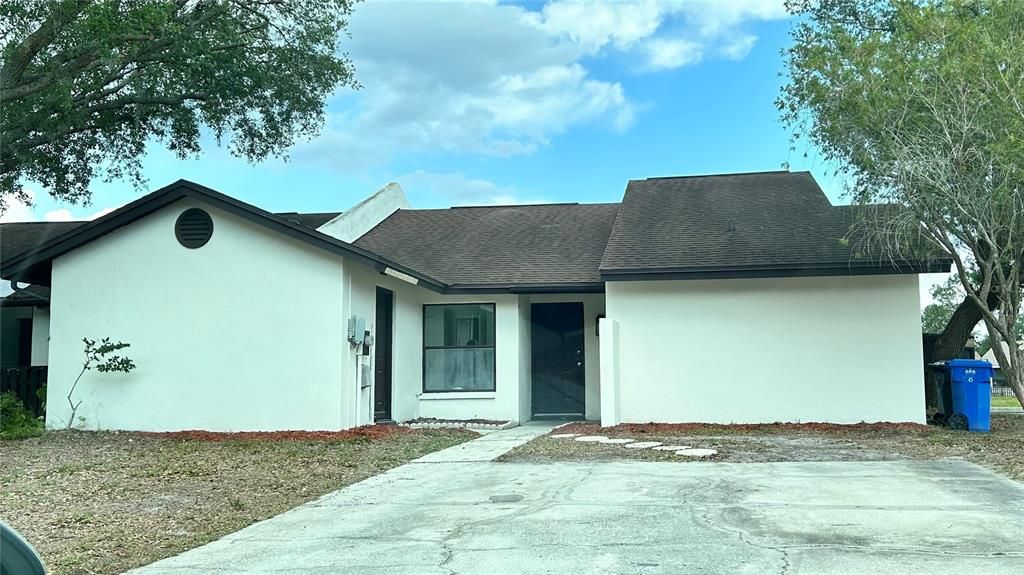 Recently Sold: $323,000 (3 beds, 2 baths, 1201 Square Feet)