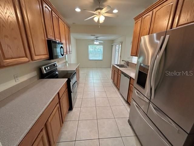 Recently Rented: $2,500 (3 beds, 2 baths, 1822 Square Feet)