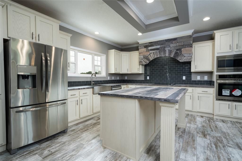 This kitchen is amazing (and never been used)!