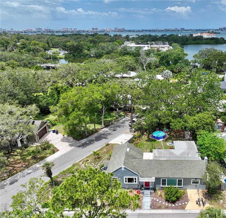 Recently Sold: $734,900 (5 beds, 3 baths, 1927 Square Feet)