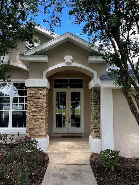 Recently Rented: $2,800 (4 beds, 3 baths, 2432 Square Feet)