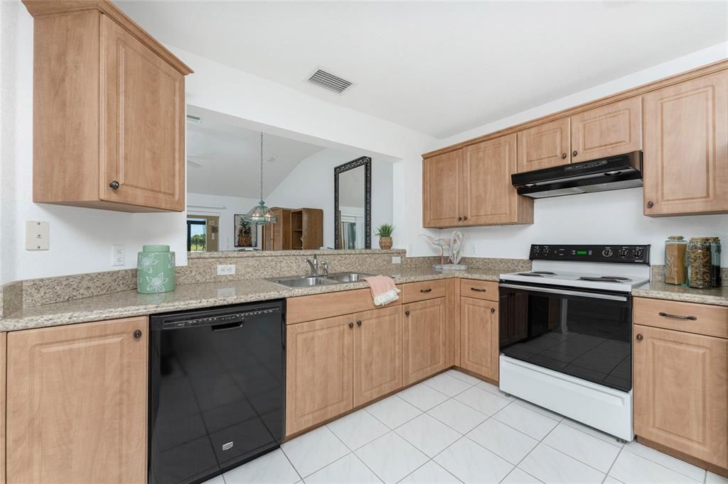Recently Sold: $439,000 (3 beds, 2 baths, 1352 Square Feet)
