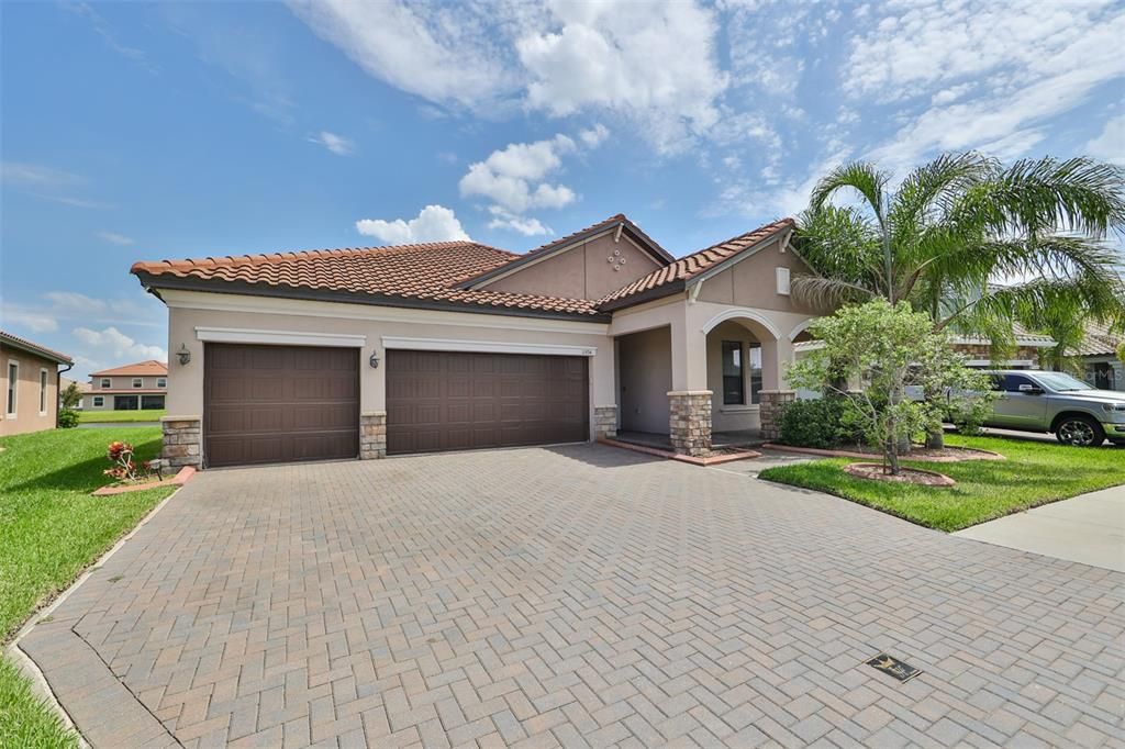 Recently Sold: $465,000 (4 beds, 3 baths, 2530 Square Feet)