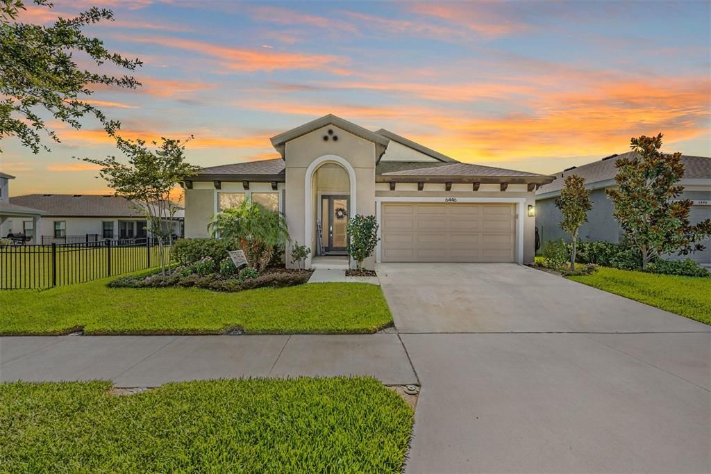 Recently Sold: $589,999 (4 beds, 2 baths, 2095 Square Feet)