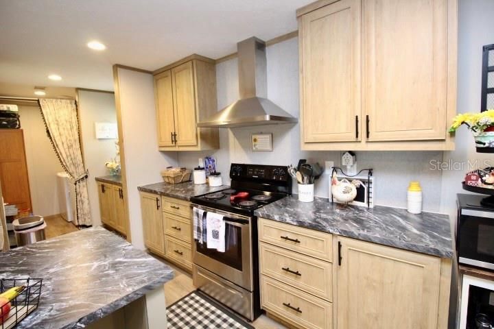 Recently Sold: $189,000 (3 beds, 2 baths, 1344 Square Feet)