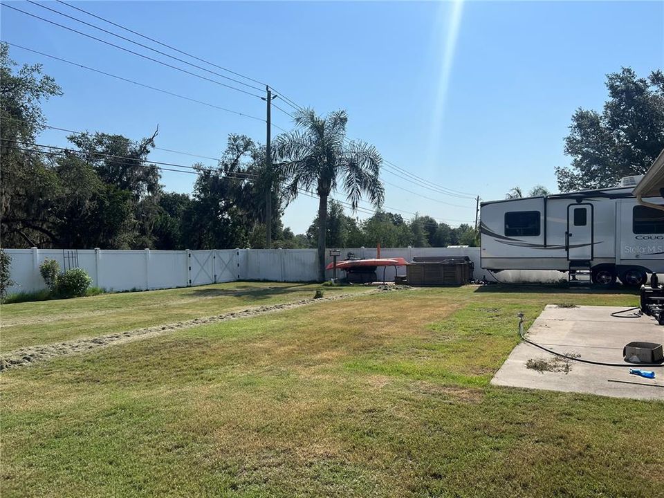Recently Sold: $320,000 (3 beds, 2 baths, 1696 Square Feet)
