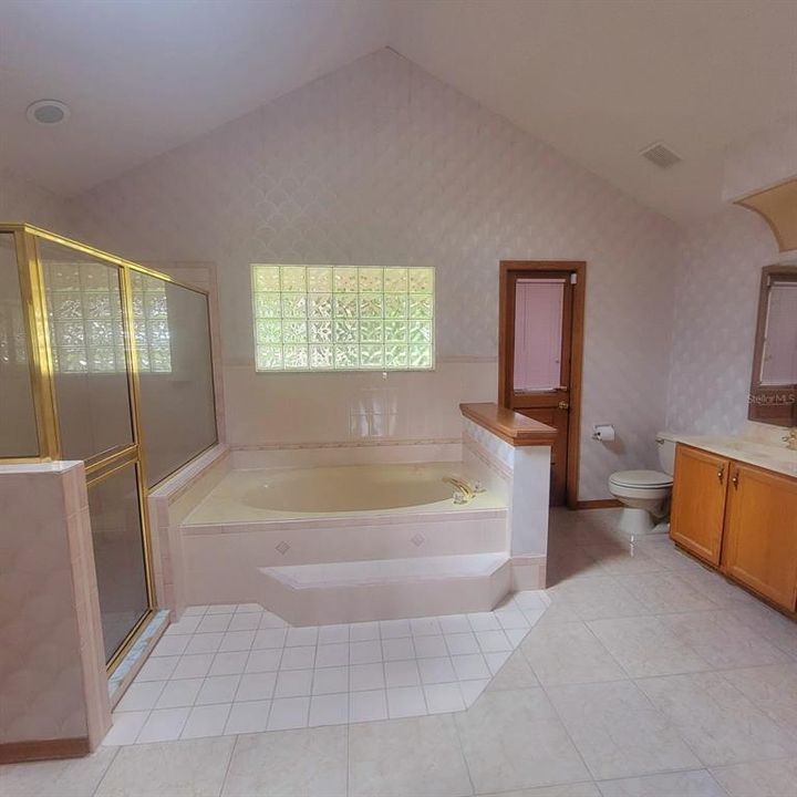 最近售出: $334,900 (3 贝兹, 2 浴室, 1943 平方英尺)