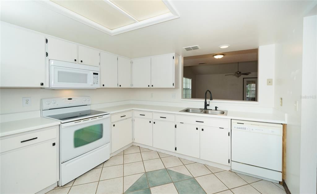 Recently Sold: $218,000 (2 beds, 2 baths, 1520 Square Feet)