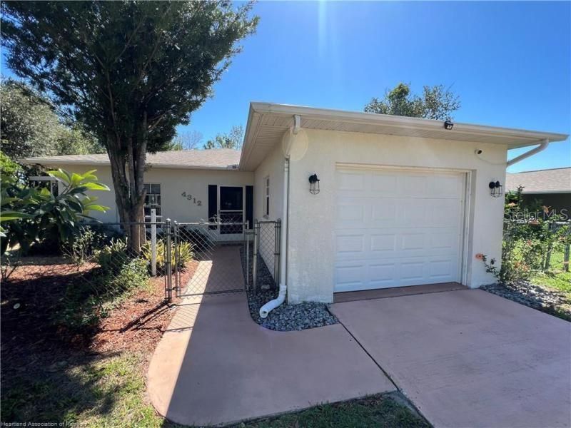 Recently Sold: $198,000 (2 beds, 1 baths, 961 Square Feet)
