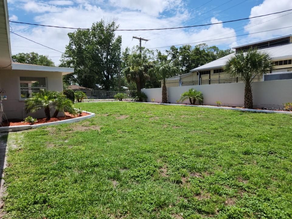 Recently Sold: $359,900 (3 beds, 2 baths, 1970 Square Feet)