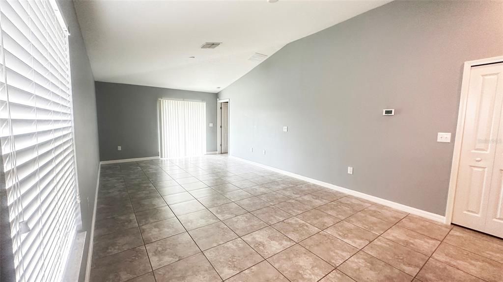 Recently Sold: $309,500 (3 beds, 2 baths, 1451 Square Feet)