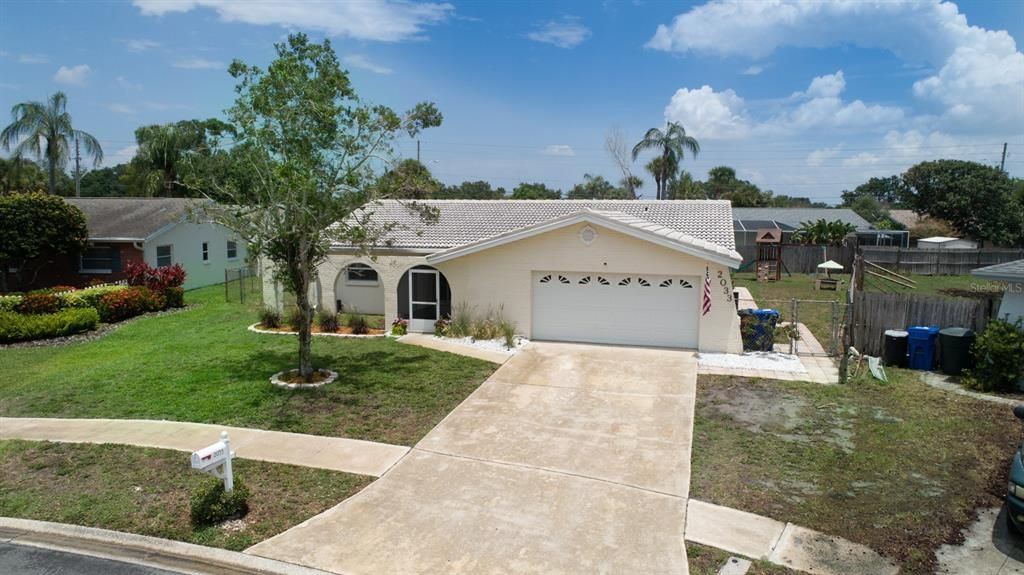 Recently Sold: $527,500 (3 beds, 2 baths, 1587 Square Feet)