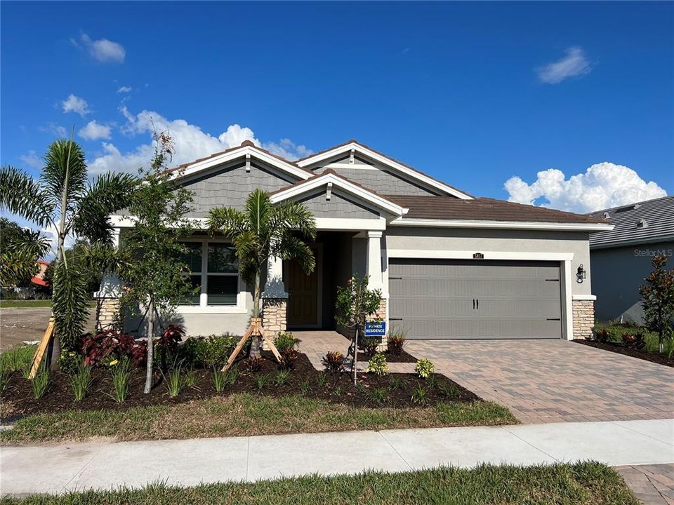 Недавно продано: $906,370 (2 спален, 2 ванн, 2296 Квадратных фут)