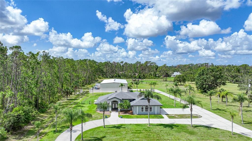 Recently Sold: $900,000 (3 beds, 2 baths, 2258 Square Feet)