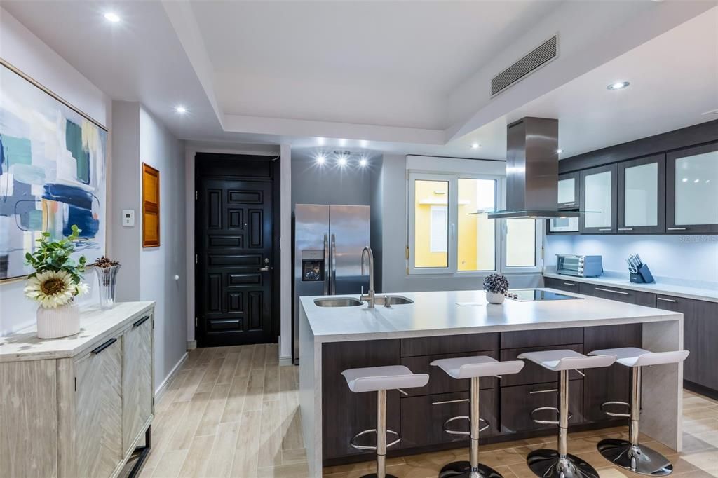 Recently Sold: $450,000 (2 beds, 1 baths, 960 Square Feet)