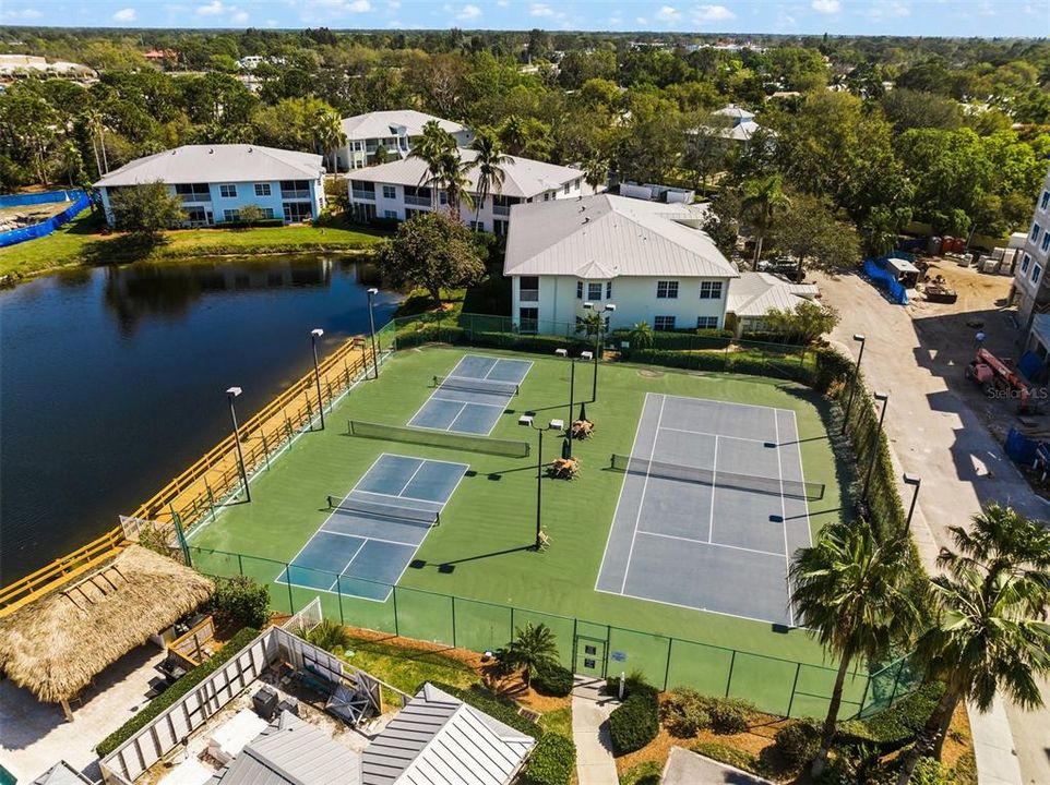 Active With Contract: $925,000 (3 beds, 2 baths, 2166 Square Feet)