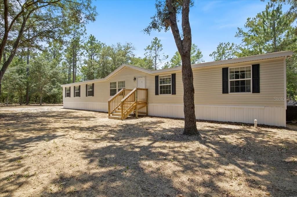 Recently Sold: $182,000 (4 beds, 2 baths, 1976 Square Feet)