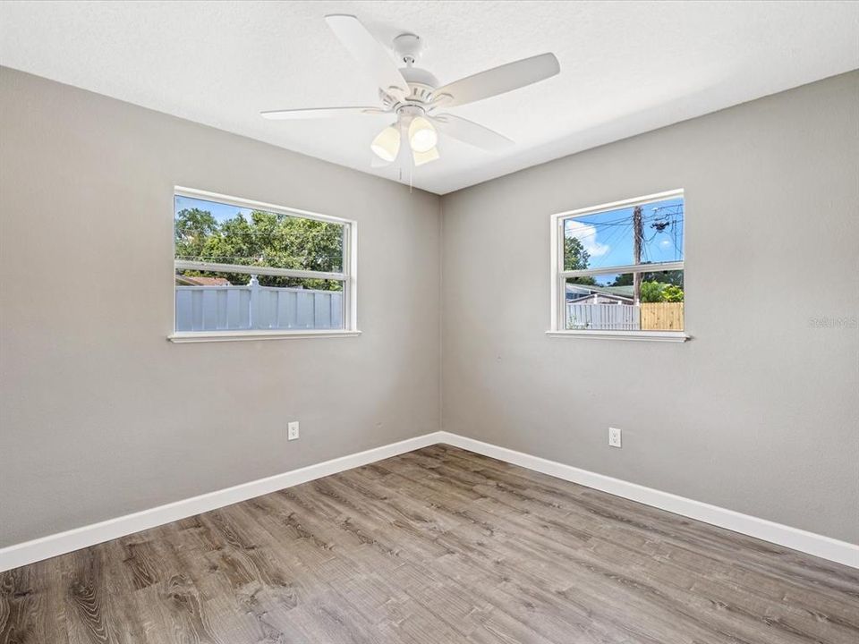 Recently Sold: $360,000 (3 beds, 2 baths, 1239 Square Feet)