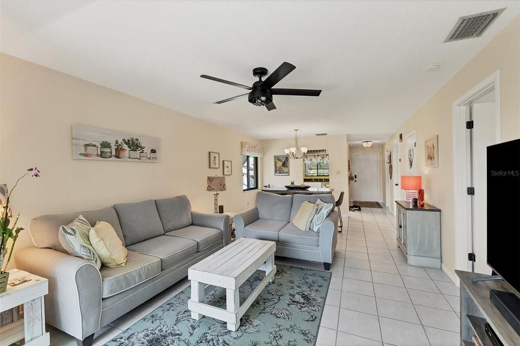 Recently Sold: $340,000 (2 beds, 2 baths, 1241 Square Feet)