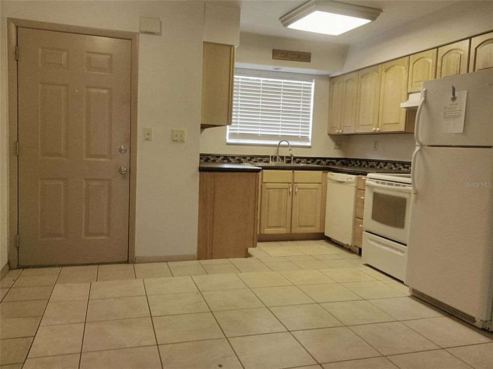 Recently Rented: $1,050 (2 beds, 2 baths, 1024 Square Feet)