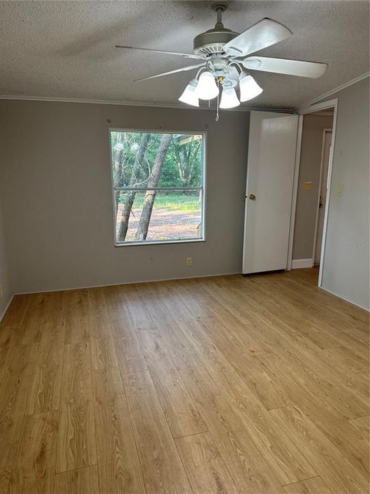 Vendido Recientemente: $195,000 (3 camas, 2 baños, 1000 Pies cuadrados)