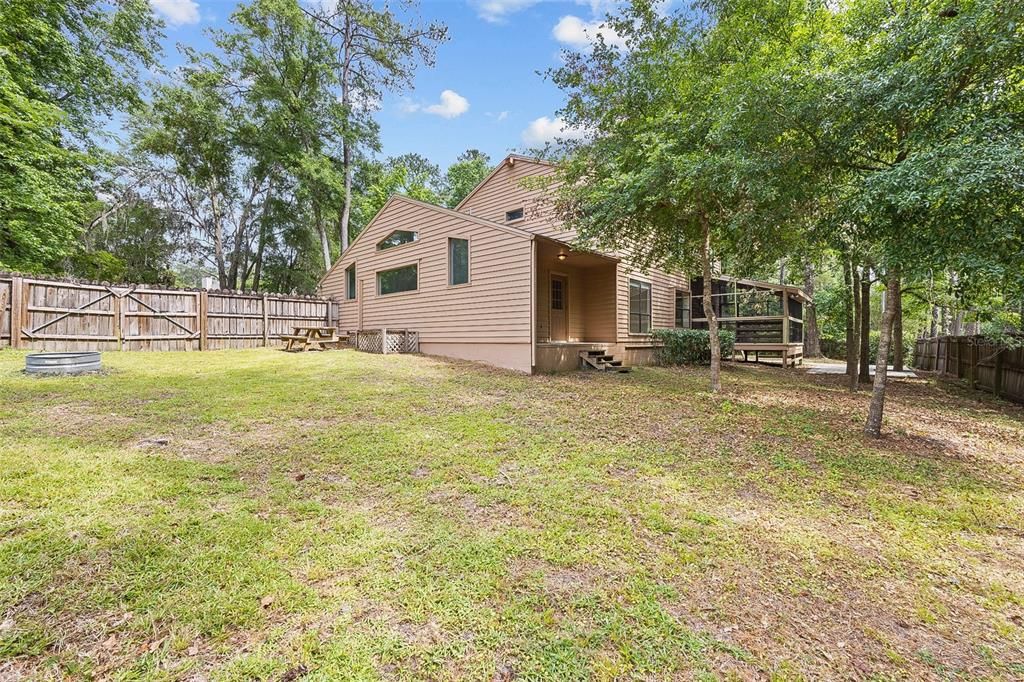 Recently Sold: $385,000 (5 beds, 3 baths, 2679 Square Feet)